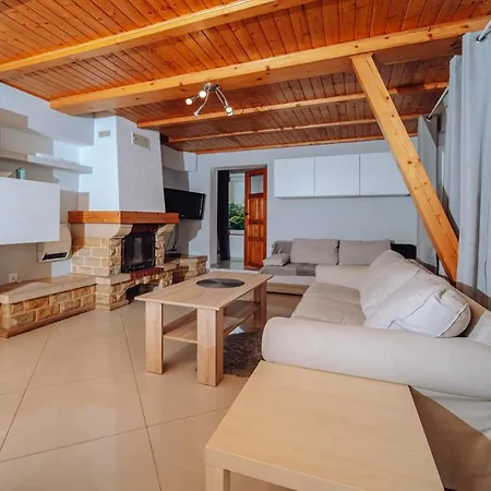 Zacisze Apartment